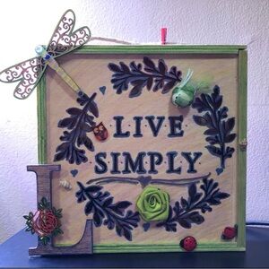 Handmade Decorative 'Live Simply' Wall Art